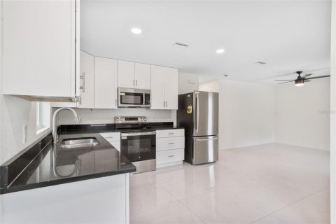 Casa en venta en Port Charlotte, Florida, 3 dormitorios, 97.18 m2 № 1813398 - foto 8