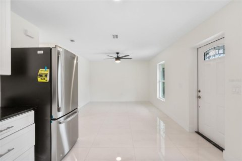 Casa en venta en Port Charlotte, Florida, 3 dormitorios, 97.18 m2 № 1813398 - foto 9