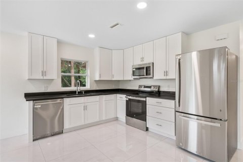 Casa en venta en Port Charlotte, Florida, 3 dormitorios, 97.18 m2 № 1813398 - foto 5