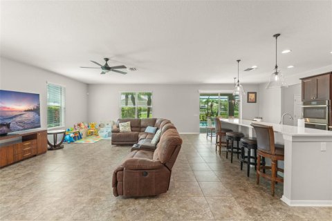House in Tampa, Florida 4 bedrooms, 479.38 sq.m. № 1797982 - photo 16