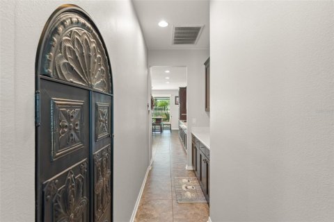 House in Tampa, Florida 4 bedrooms, 479.38 sq.m. № 1797982 - photo 12