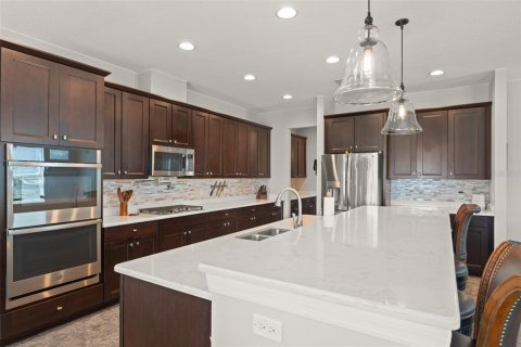 House in Tampa, Florida 4 bedrooms, 479.38 sq.m. № 1797982 - photo 27
