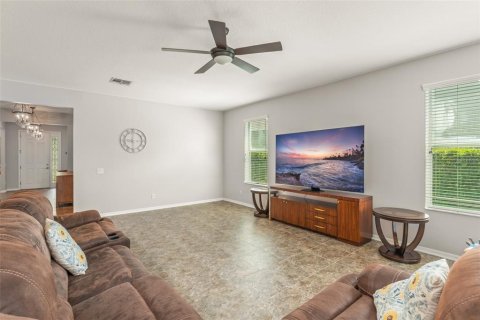House in Tampa, Florida 4 bedrooms, 479.38 sq.m. № 1797982 - photo 18