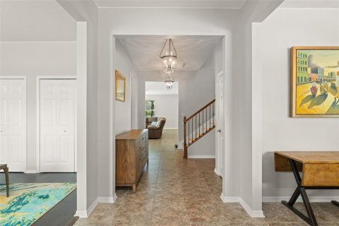 House in Tampa, Florida 4 bedrooms, 479.38 sq.m. № 1797982 - photo 5