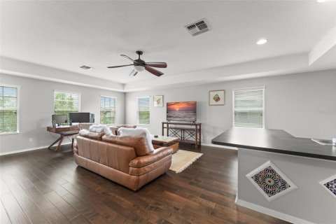 House in Tampa, Florida 4 bedrooms, 479.38 sq.m. № 1797982 - photo 30