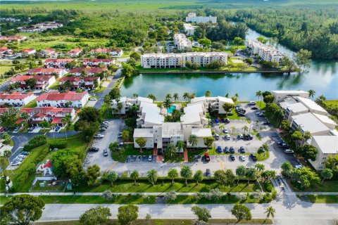 Купить кондоминиум в Катлер-Бей, Флорида 2 спальни, 110.74м2, № 2063037 - фото 3