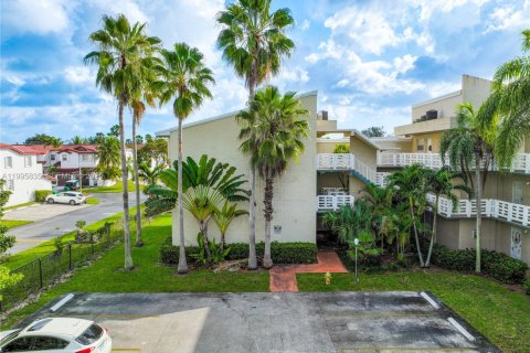 Кондоминиум с 2 спальнями в Катлер-Бей, Флорида № 2063037