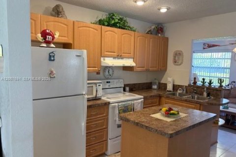 Купить виллу или дом в Тамарак, Флорида 2 спальни, 93.65м2, № 2248881 - фото 27