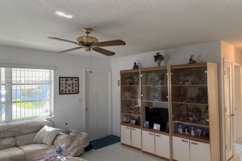 Купить виллу или дом в Тамарак, Флорида 2 спальни, 93.65м2, № 2248881 - фото 22
