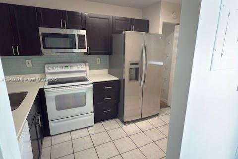 Condominio en alquiler en Miami, Florida, 2 dormitorios, 84.73 m2 № 1830410 - foto 2