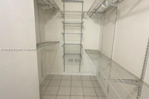 Condominio en alquiler en Miami, Florida, 2 dormitorios, 84.73 m2 № 1830410 - foto 9