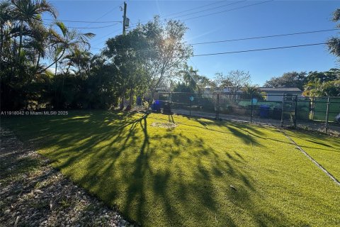 Villa ou maison à vendre à Hollywood, Floride: 3 chambres, 125.42 m2 № 1972044 - photo 17