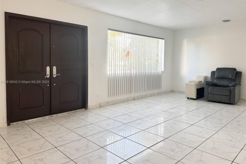 Villa ou maison à vendre à Hollywood, Floride: 3 chambres, 125.42 m2 № 1972044 - photo 20