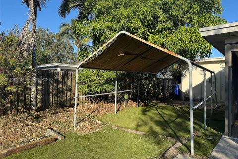 Villa ou maison à vendre à Hollywood, Floride: 3 chambres, 125.42 m2 № 1972044 - photo 16