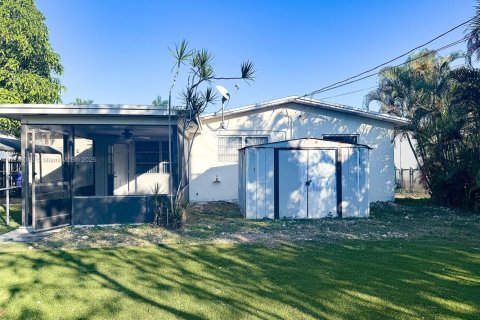 Villa ou maison à vendre à Hollywood, Floride: 3 chambres, 125.42 m2 № 1972044 - photo 15