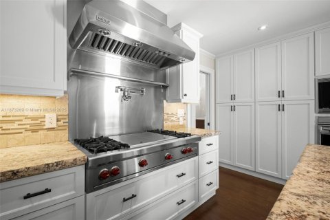 Снять в аренду виллу или дом в Майами, Флорида 4 спальни, 349.03м2, № 1923197 - фото 10