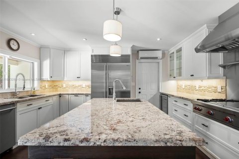 Снять в аренду виллу или дом в Майами, Флорида 4 спальни, 349.03м2, № 1923197 - фото 11