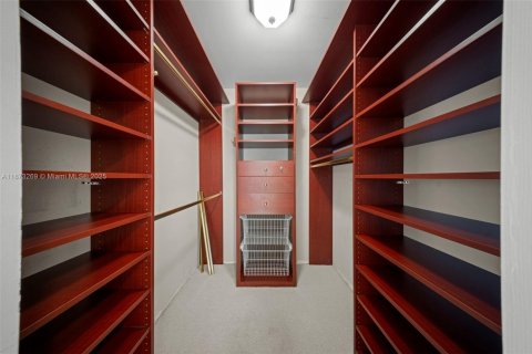 Снять в аренду виллу или дом в Майами, Флорида 4 спальни, 349.03м2, № 1923197 - фото 24