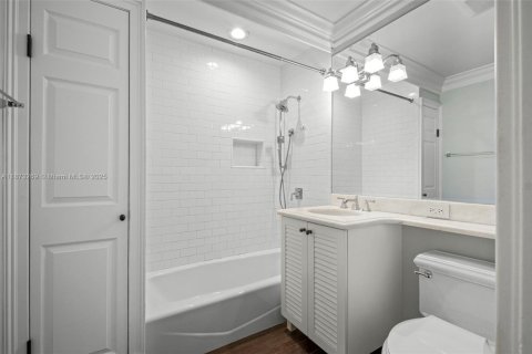 Снять в аренду виллу или дом в Майами, Флорида 4 спальни, 349.03м2, № 1923197 - фото 29