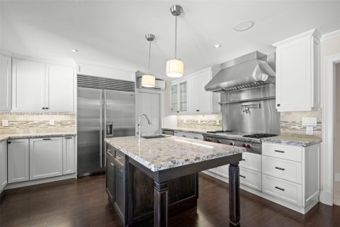 Снять в аренду виллу или дом в Майами, Флорида 4 спальни, 349.03м2, № 1923197 - фото 9