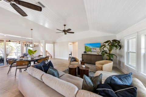 Casa en venta en Anna Maria, Florida, 4 dormitorios, 321.81 m2 № 1884521 - foto 12