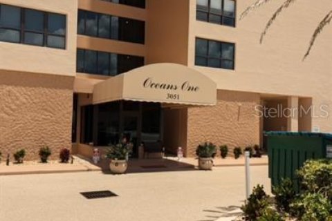 Condo in Daytona Beach, Florida, 2 bedrooms  № 1670756 - photo 1