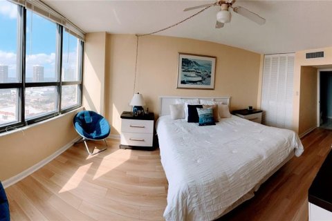 Condo in Daytona Beach, Florida, 2 bedrooms  № 1670756 - photo 12
