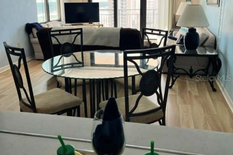 Condo in Daytona Beach, Florida, 2 bedrooms  № 1670756 - photo 6