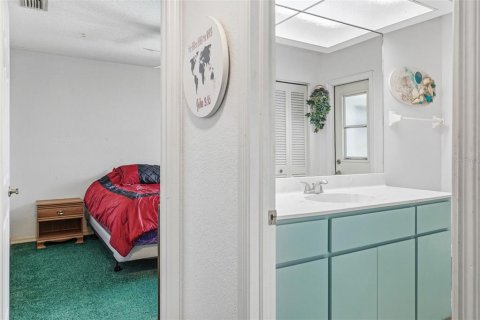 House in Port Charlotte, Florida 3 bedrooms, 179.77 sq.m. № 2142616 - photo 29