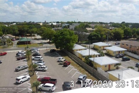 Купить коммерческую недвижимость в Себринг, Флорида № 2034476 - фото 4