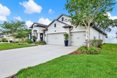 House in Spring Hill, Florida 4 bedrooms, 247.03 sq.m. № 1765641 - photo 3