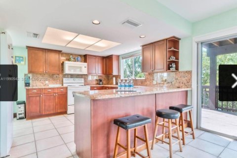 Casa en alquiler en Key Largo, Florida, 3 dormitorios, 145.67 m2 № 2057949 - foto 2