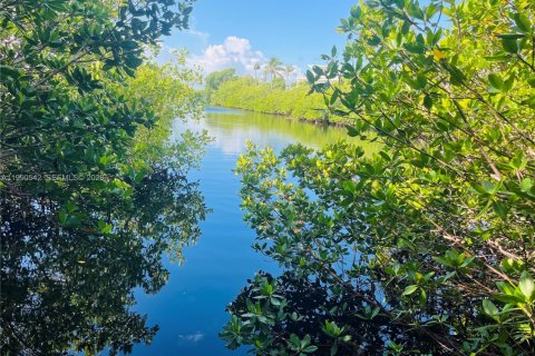 Casa en Key Largo, Florida 3 dormitorios, 145.67 m2 № 2057949