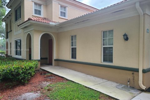 Condo in Miramar, Florida, 2 bedrooms  № 2240793 - photo 3