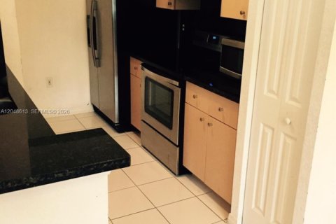 Condo in Miramar, Florida, 2 bedrooms  № 2240793 - photo 9