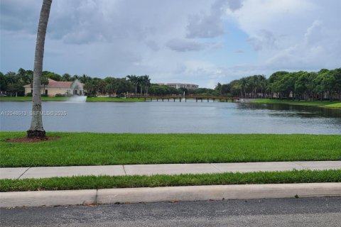 Condo in Miramar, Florida, 2 bedrooms  № 2240793 - photo 26