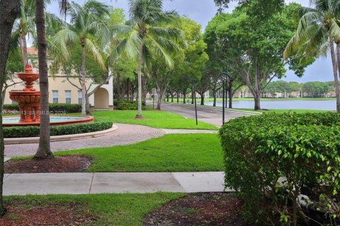 Condo in Miramar, Florida, 2 bedrooms  № 2240793 - photo 29