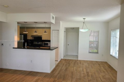 Condo in Miramar, Florida, 2 bedrooms  № 2240793 - photo 10