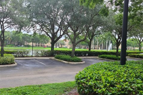 Condo in Miramar, Florida, 2 bedrooms  № 2240793 - photo 30