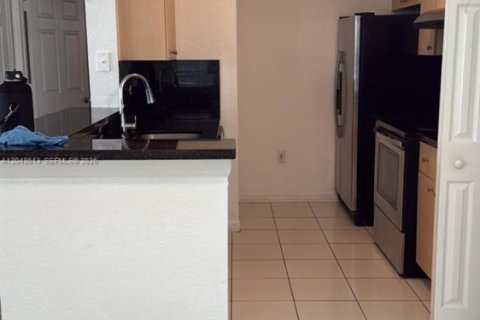 Condo in Miramar, Florida, 2 bedrooms  № 2240793 - photo 11