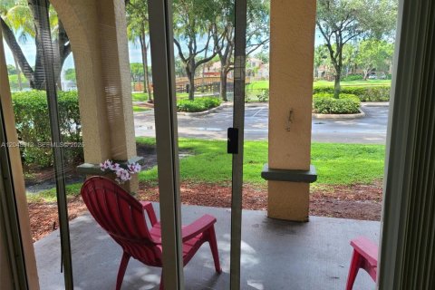 Condo in Miramar, Florida, 2 bedrooms  № 2240793 - photo 7