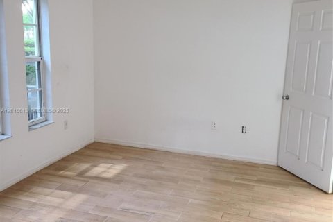 Condo in Miramar, Florida, 2 bedrooms  № 2240793 - photo 14