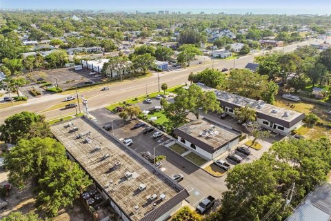 Immobilier commercial à Largo, Floride 1744.7 m2 № 2130663