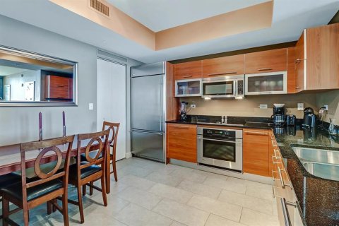 Copropriété à vendre à Fort Myers, Floride: 2 chambres, 109.62 m2 № 2291903 - photo 5