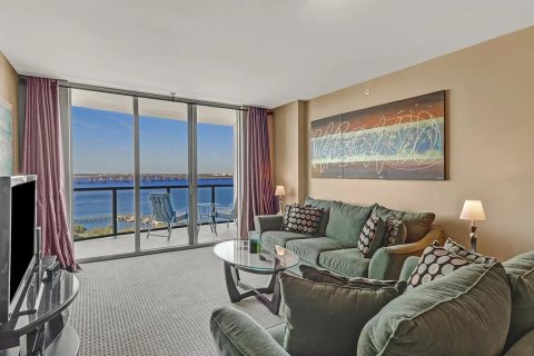 Copropriété à vendre à Fort Myers, Floride: 2 chambres, 109.62 m2 № 2291903 - photo 10