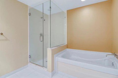 Copropriété à vendre à Fort Myers, Floride: 2 chambres, 109.62 m2 № 2291903 - photo 17