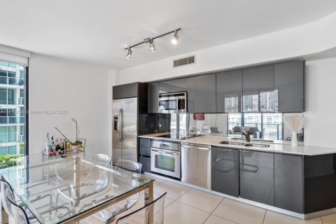 Condo in Miami, Florida, 2 bedrooms  № 1760897 - photo 5