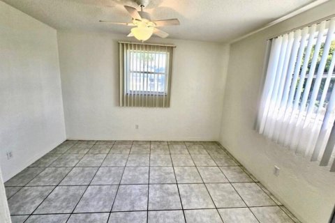 House in Ormond Beach, Florida 2 bedrooms, 103.12 sq.m. № 2116620 - photo 25