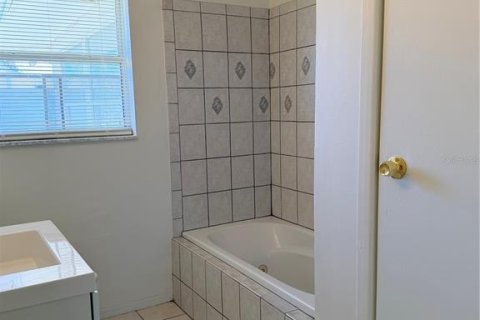 House in Ormond Beach, Florida 2 bedrooms, 103.12 sq.m. № 2116620 - photo 22