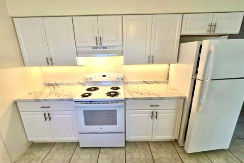 House in Ormond Beach, Florida 2 bedrooms, 103.12 sq.m. № 2116620 - photo 10